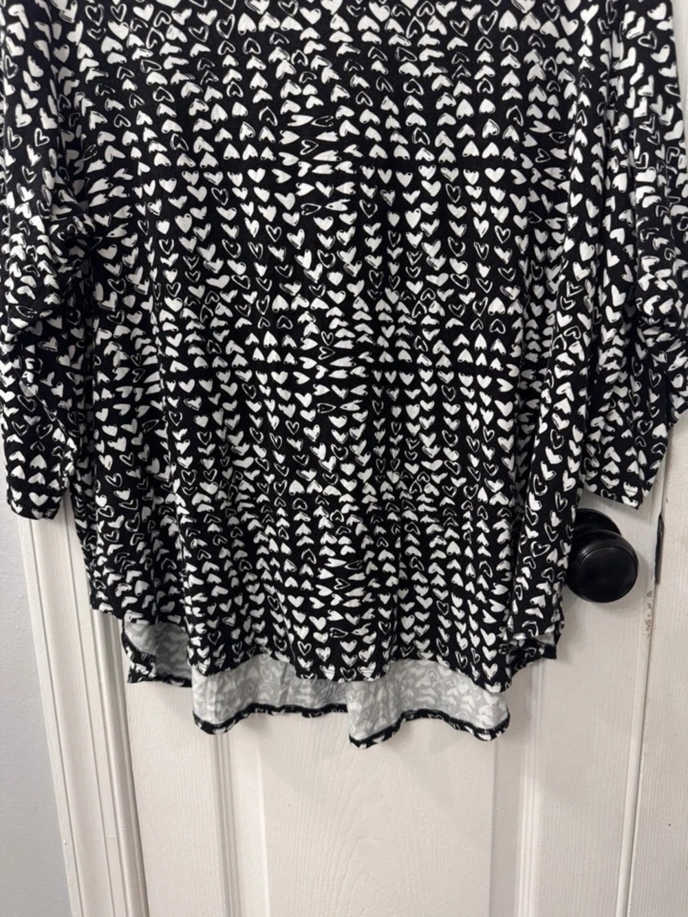 Philosophy Black and White Heart-Pattern Tunic Top - Picture 8 of 11